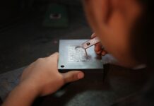 Czy osoba pobierająca świadczenie pielęgnacyjne jest ubezpieczona?
