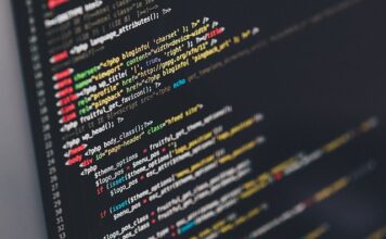 W czym programuje się strony internetowe?