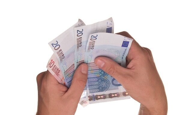 Czy można pożyczyć pieniądze od osoby prywatnej? Czy można pożyczyć pieniądze od osoby prywatnej?