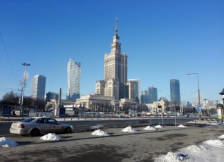 Kto pomógł Polsce w czasie II wojny światowej? Kto pomógł Polsce w czasie II wojny światowej?