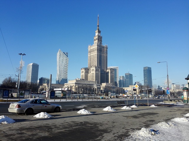 Kto pomógł Polsce w czasie II wojny światowej? Kto pomógł Polsce w czasie II wojny światowej?